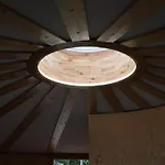 Glamp V Hluboke - Yurts And Wooden Campingplatz