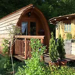 Glamp V Hluboke - Yurts And Wooden Campingplatz *
