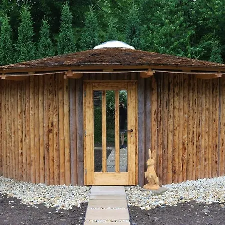 Glamp V Hluboke - Yurts And Wooden