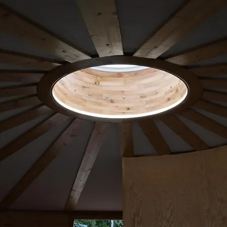 Glamp V Hluboke - Yurts And Wooden 캠프장