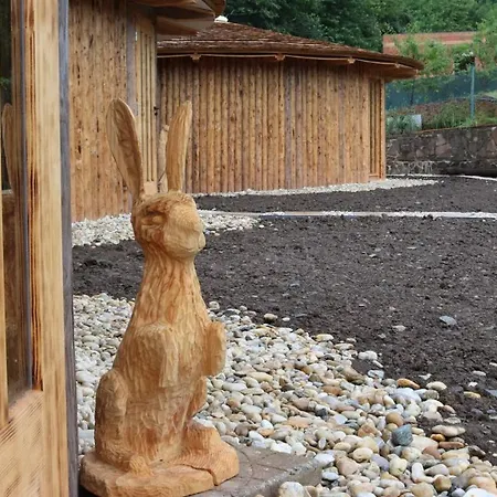 Glamp V Hluboke - Yurts And Wooden 캠프장 *