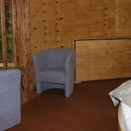 Glamp V Hluboke - Yurts And Wooden Vsetín