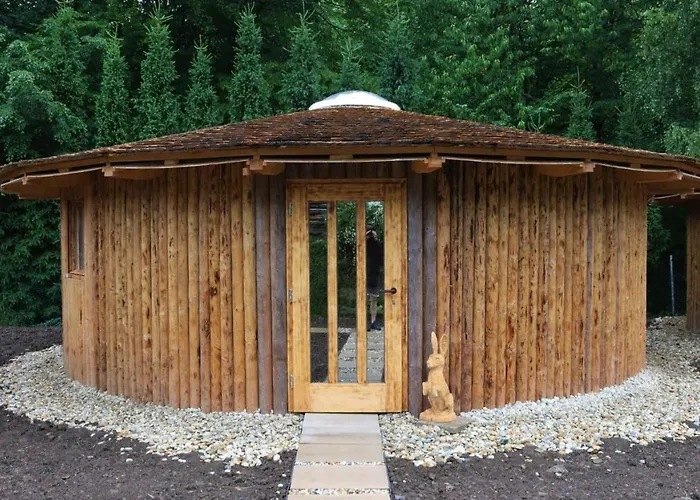Glamp V Hluboke - Yurts And Wooden