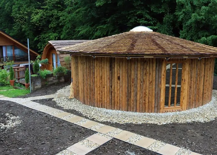 Glamp V Hluboke - Yurts And Wooden Kamp alanı Vsetín