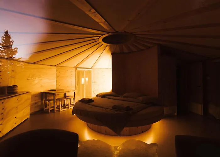 Glamp V Hluboke - Yurts And Wooden