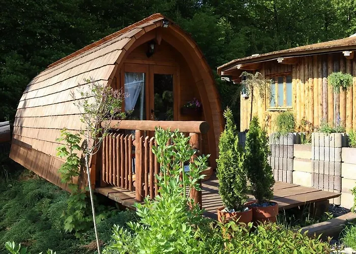 Glamp V Hluboke - Yurts And Wooden Kamp alanı *